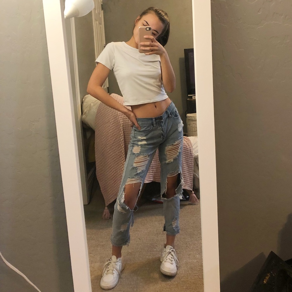 Brandy Melville distressed boyfriend jeans